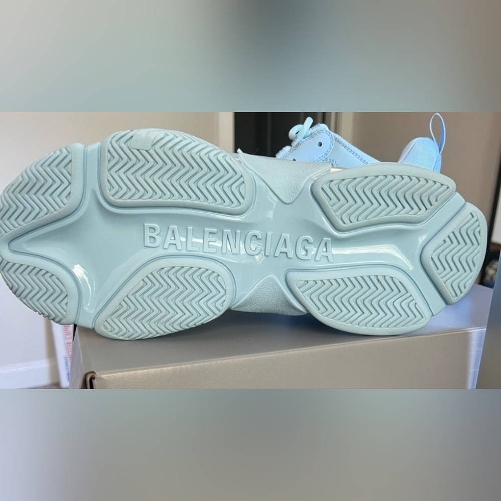 Balenciaga Triple S Men's Sneakers - Picture 8 of 8